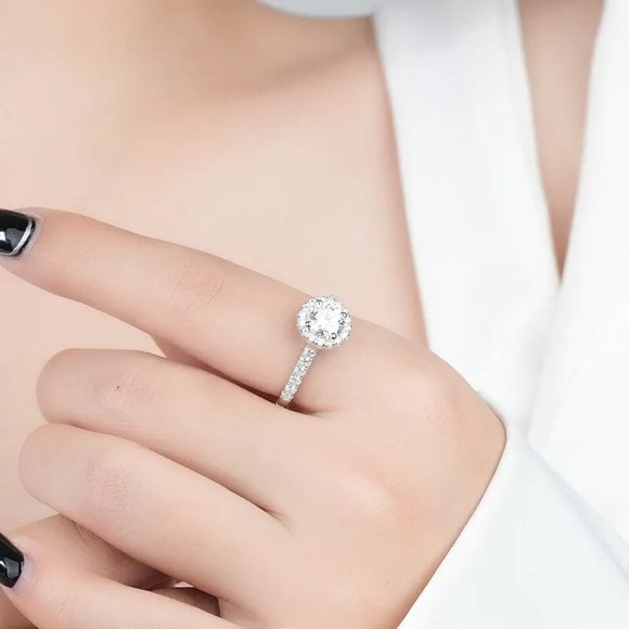 Stunning GRA Certified Halo 1.00Ctw Moissanite Diamond Ring 18k White Gold - Picture 5 of 9